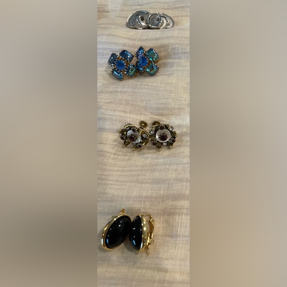 Vintage Clip On Earrings 12 pair, in great condition. - Picture 3 of 10